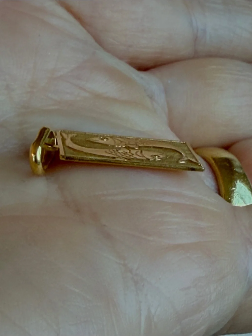 Sold.       Gold 18k  Fish Pendant Charm - Gold